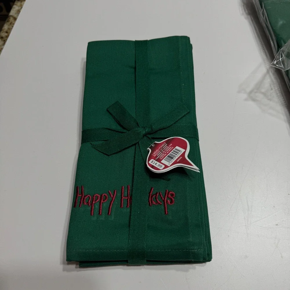 Linens-N-Things Happy Holidays Embroidered Green Napkins Set of 12 RN72191 NEW